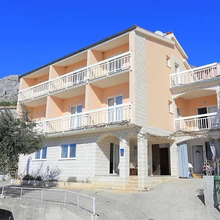 Stanici 2818d Apartament Tice